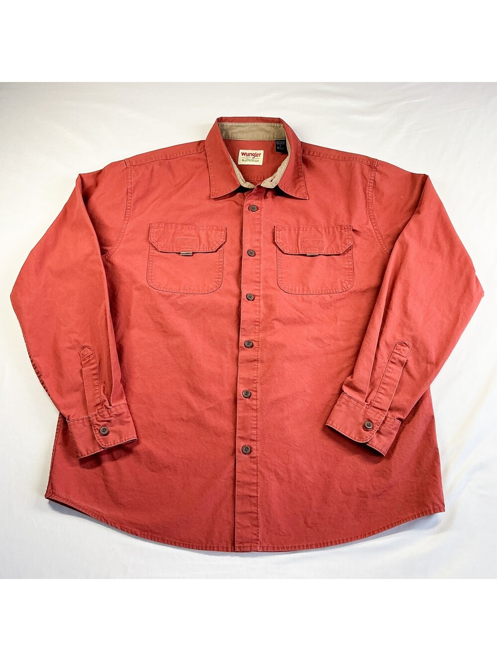 Wrangler Authentics Men's Long Sleeve Button-Up Work Shirt Retro Faded Red Large